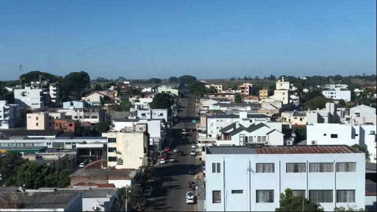 Nesta segunda-feira, depois de um amanhecer ameno, a tarde deve ser quente para o outono, com m
